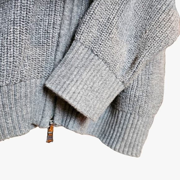 IZOD Men's Gray Long Sleeve Reversible Zipper Woven Cotton Knit Sweater Cardigan - Picture 5 of 10